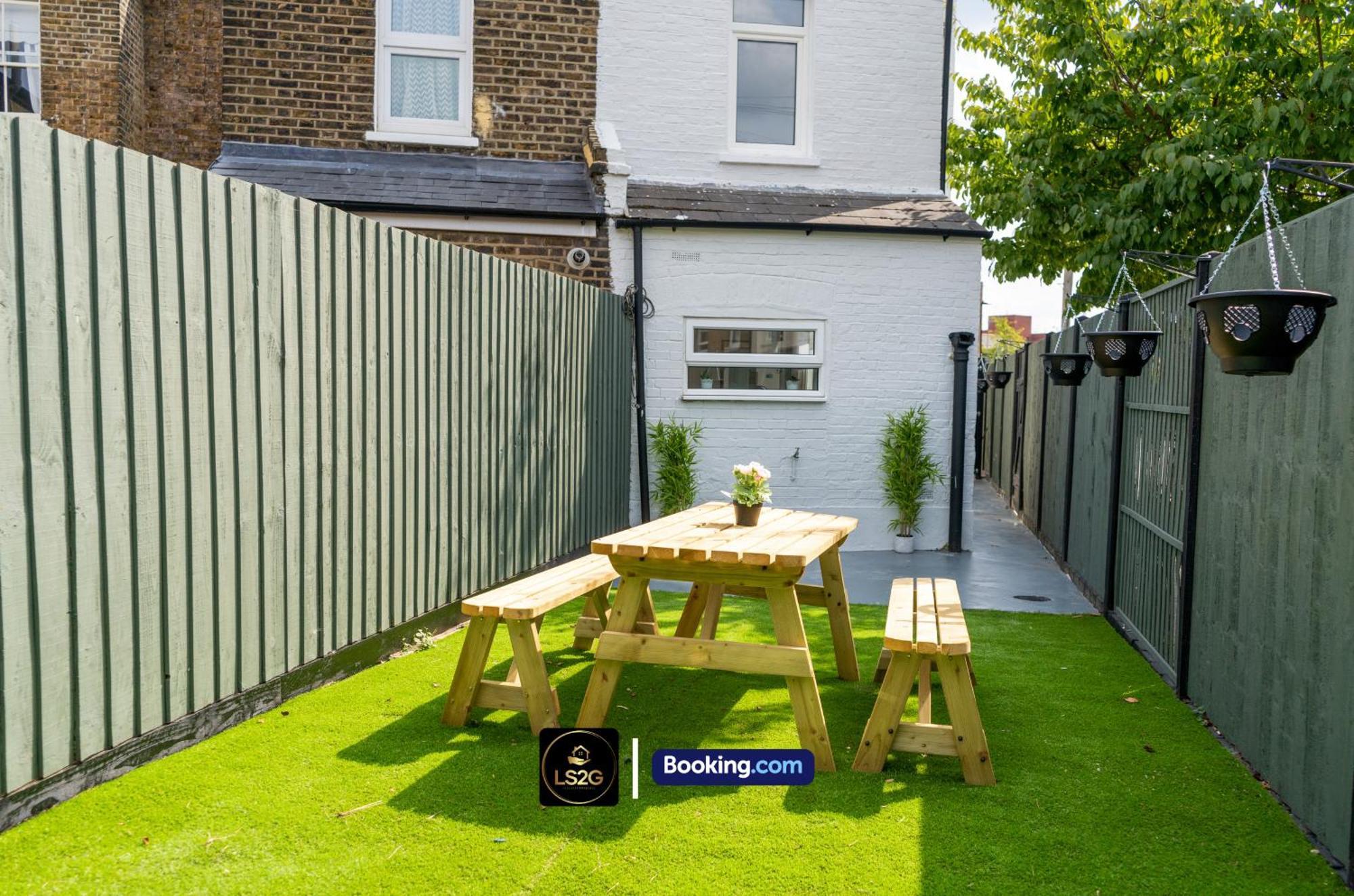 Stunning House By Ls2G Short Lets & Serviced Accommodation Greater London With Free Wifi Екстер'єр фото