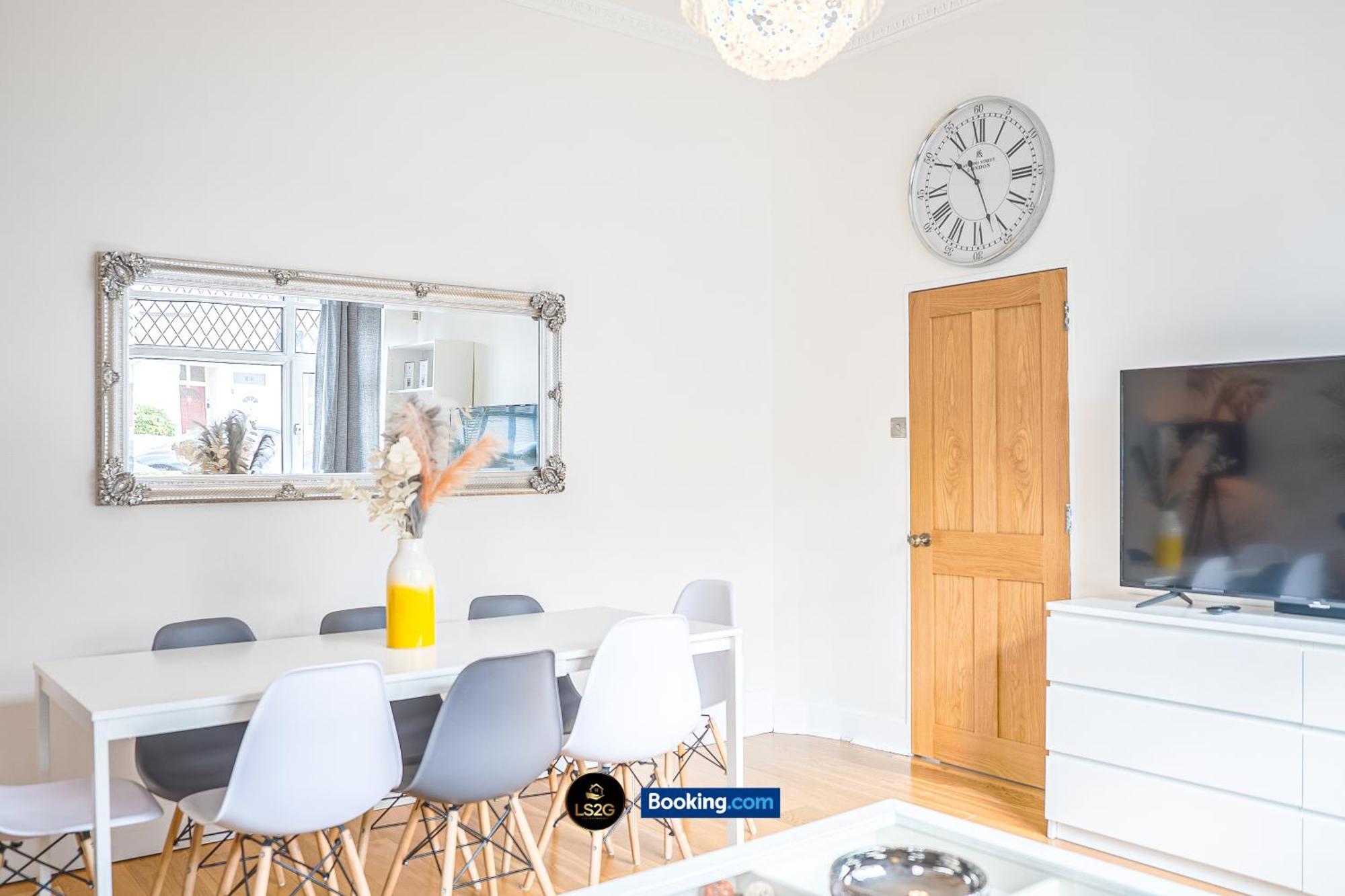 Stunning House By Ls2G Short Lets & Serviced Accommodation Greater London With Free Wifi Екстер'єр фото