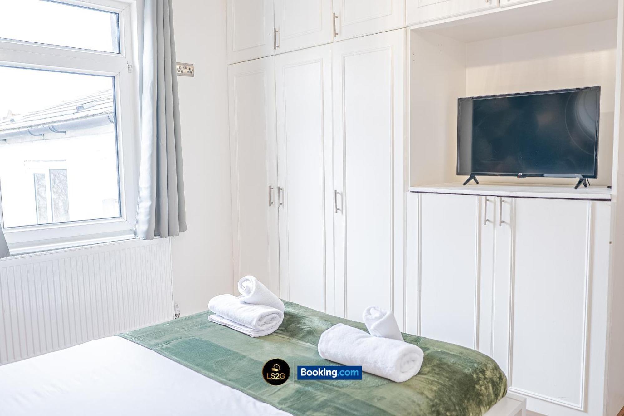 Stunning House By Ls2G Short Lets & Serviced Accommodation Greater London With Free Wifi Екстер'єр фото
