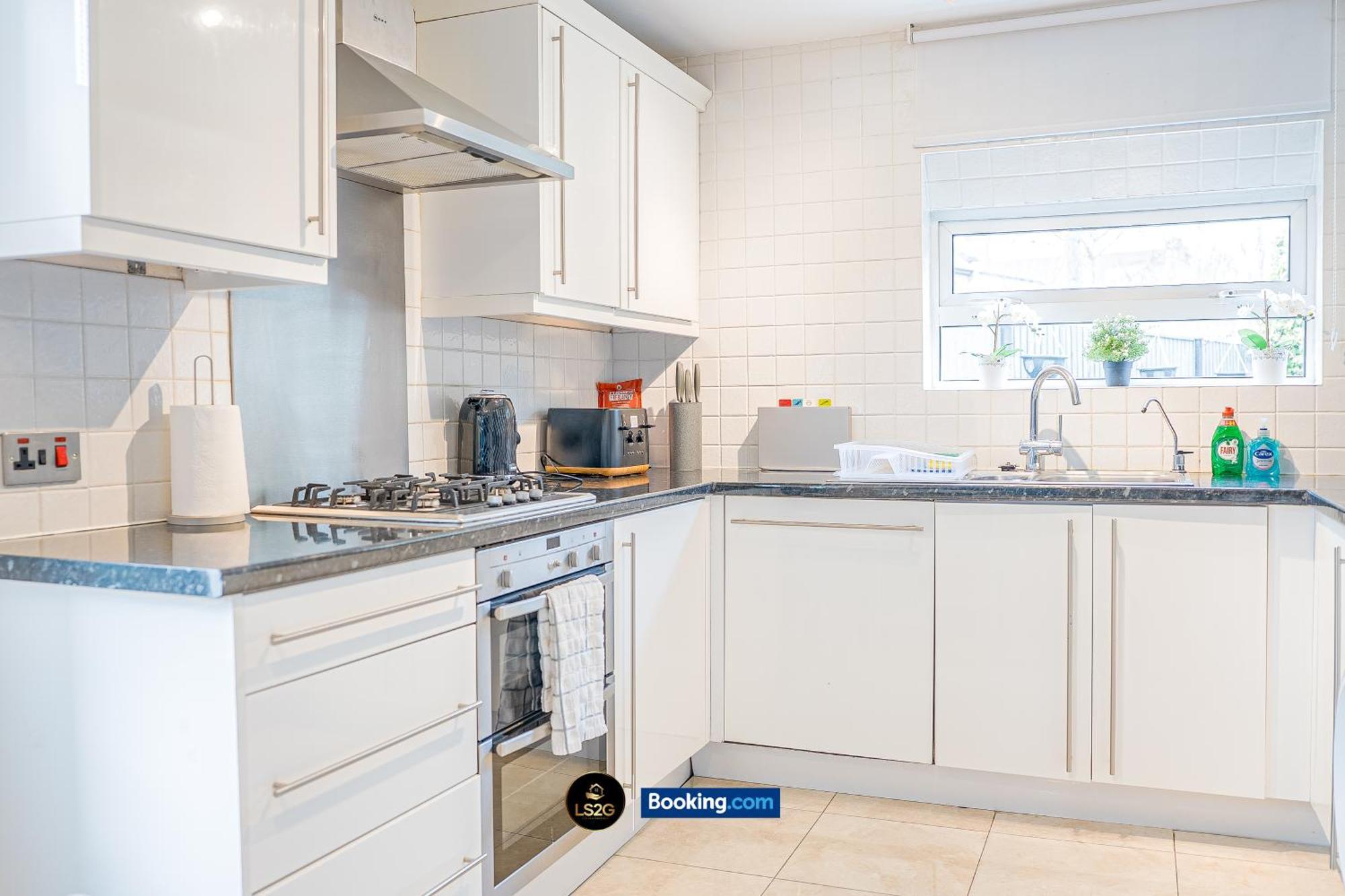 Stunning House By Ls2G Short Lets & Serviced Accommodation Greater London With Free Wifi Екстер'єр фото