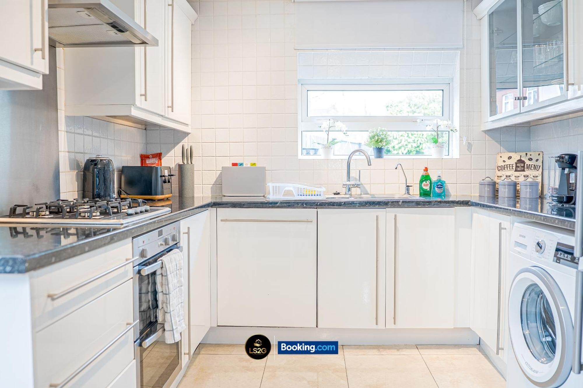 Stunning House By Ls2G Short Lets & Serviced Accommodation Greater London With Free Wifi Екстер'єр фото