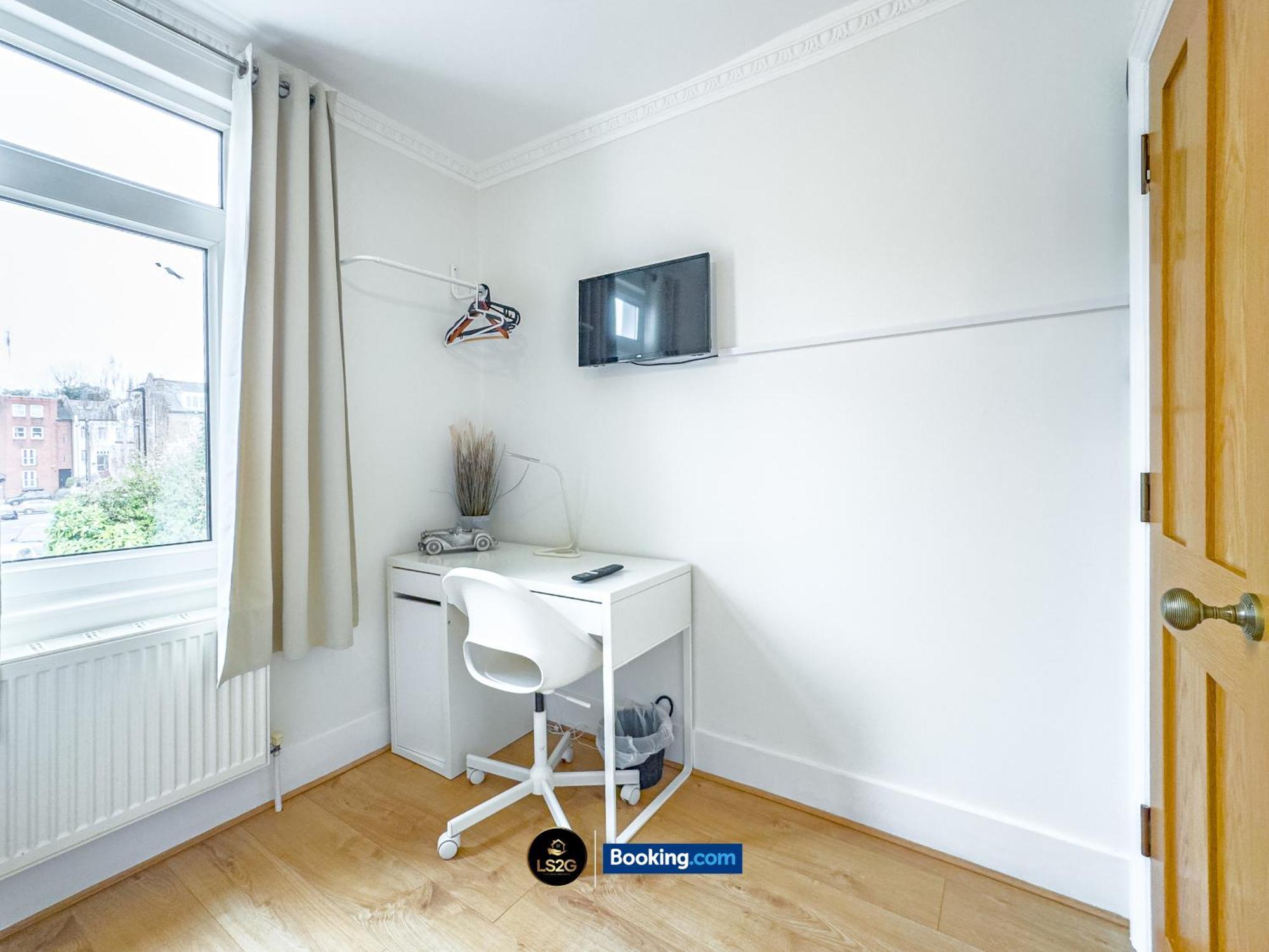Stunning House By Ls2G Short Lets & Serviced Accommodation Greater London With Free Wifi Екстер'єр фото