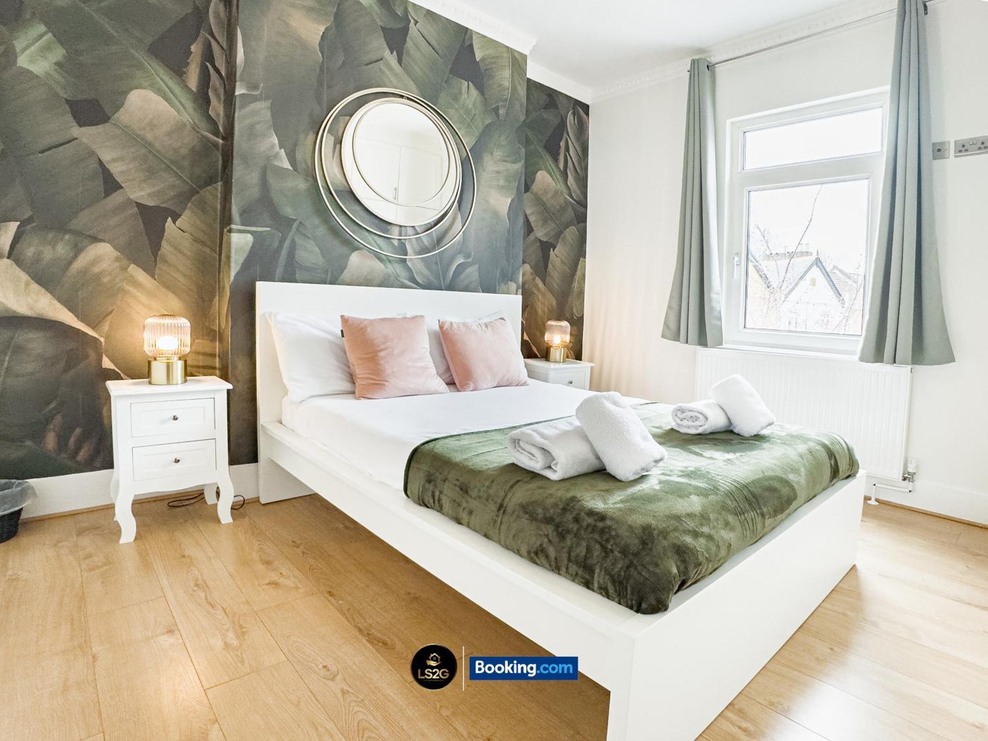 Stunning House By Ls2G Short Lets & Serviced Accommodation Greater London With Free Wifi Екстер'єр фото