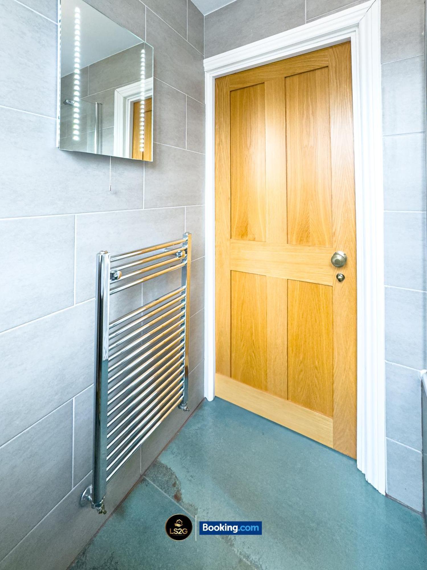 Stunning House By Ls2G Short Lets & Serviced Accommodation Greater London With Free Wifi Екстер'єр фото