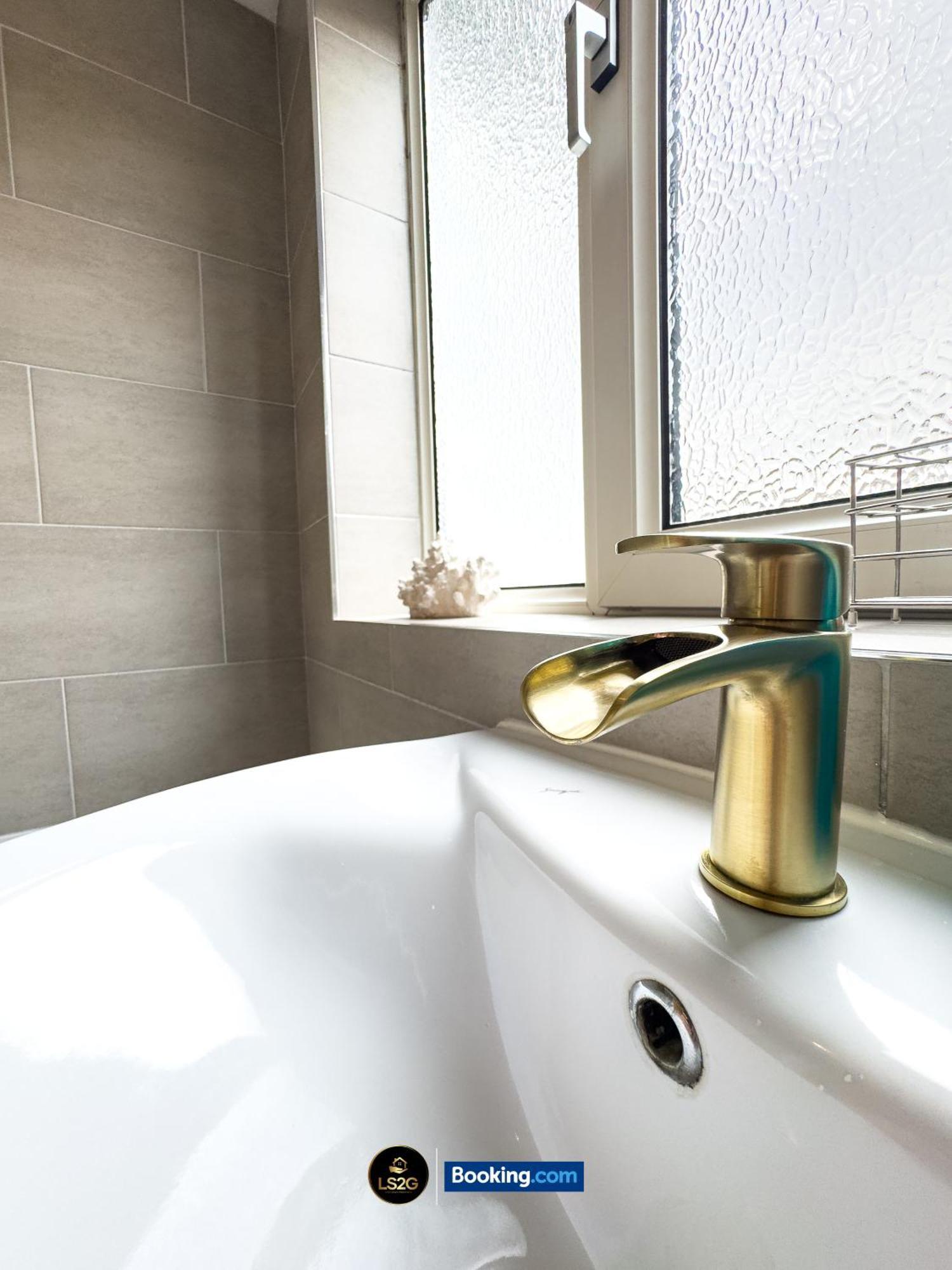 Stunning House By Ls2G Short Lets & Serviced Accommodation Greater London With Free Wifi Екстер'єр фото