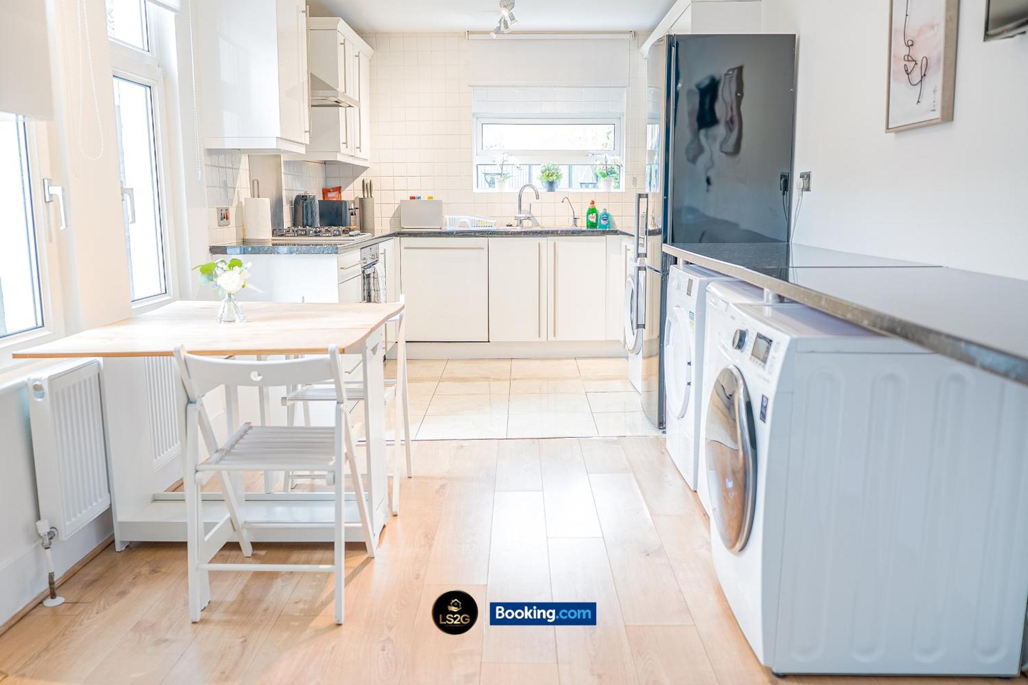 Stunning House By Ls2G Short Lets & Serviced Accommodation Greater London With Free Wifi Екстер'єр фото