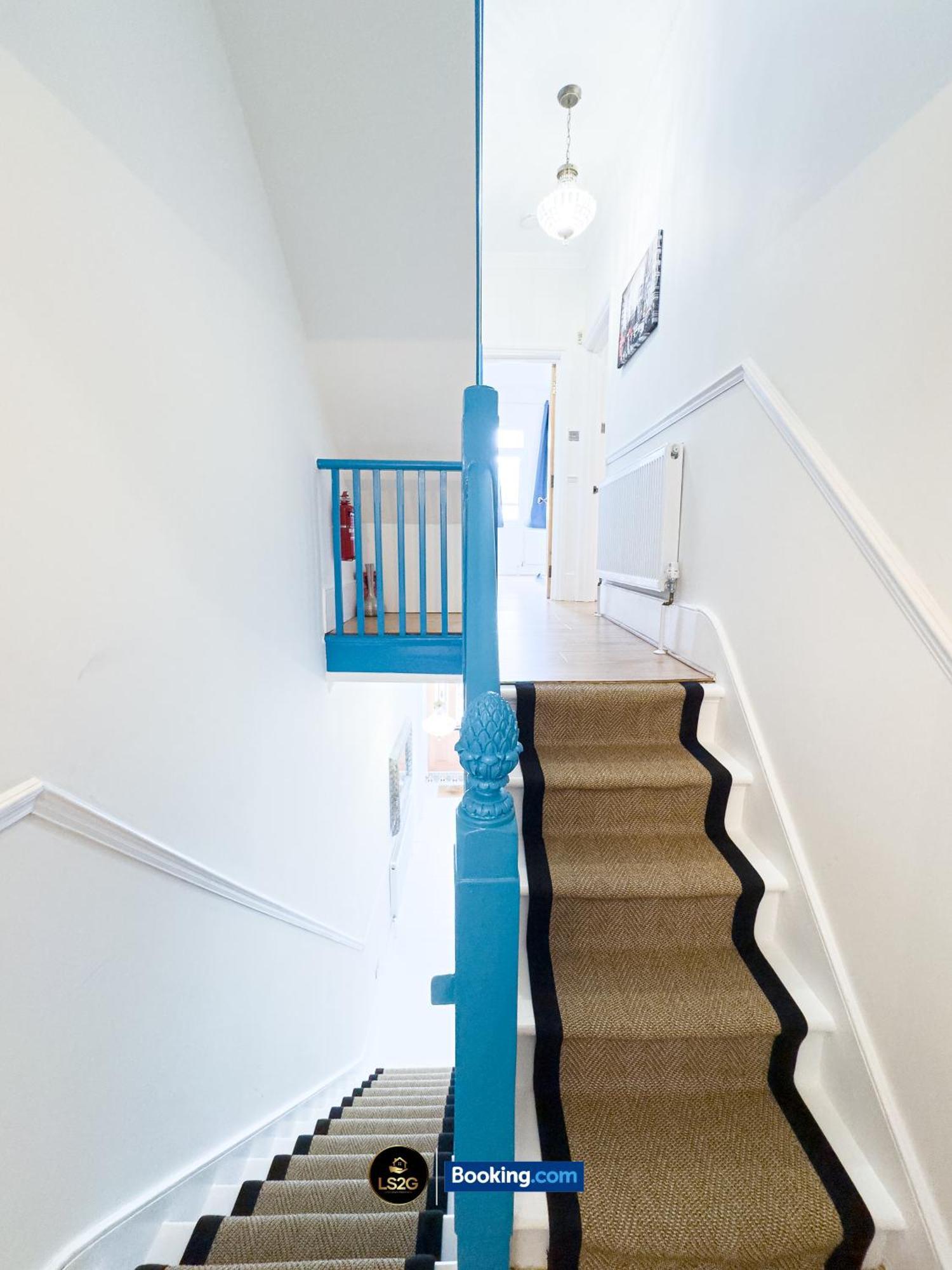 Stunning House By Ls2G Short Lets & Serviced Accommodation Greater London With Free Wifi Екстер'єр фото