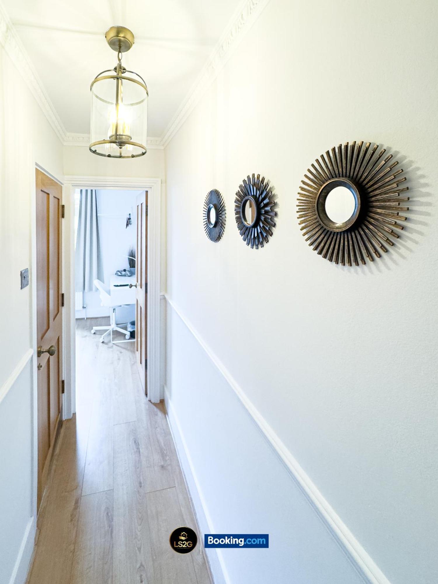 Stunning House By Ls2G Short Lets & Serviced Accommodation Greater London With Free Wifi Екстер'єр фото