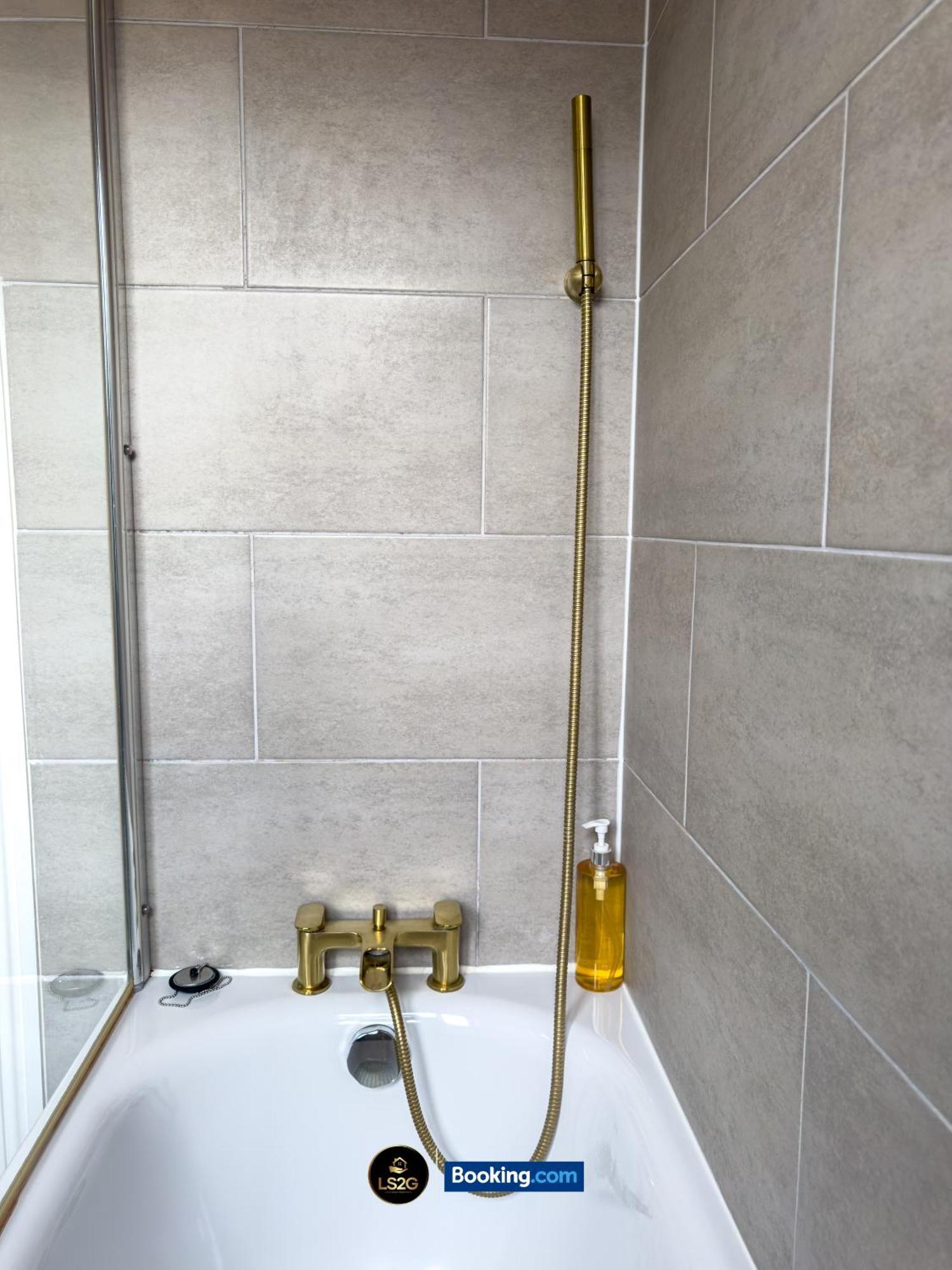 Stunning House By Ls2G Short Lets & Serviced Accommodation Greater London With Free Wifi Екстер'єр фото