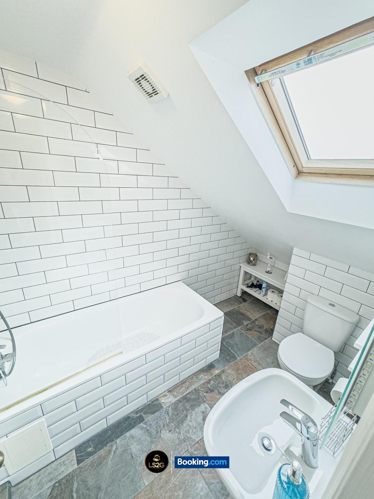 Stunning House By Ls2G Short Lets & Serviced Accommodation Greater London With Free Wifi Екстер'єр фото